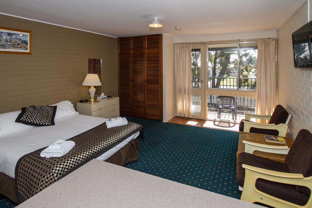 Blayney Leumeah Motel Екстер'єр фото